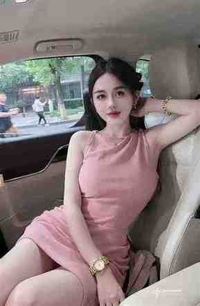 em gái k8 móc lồn